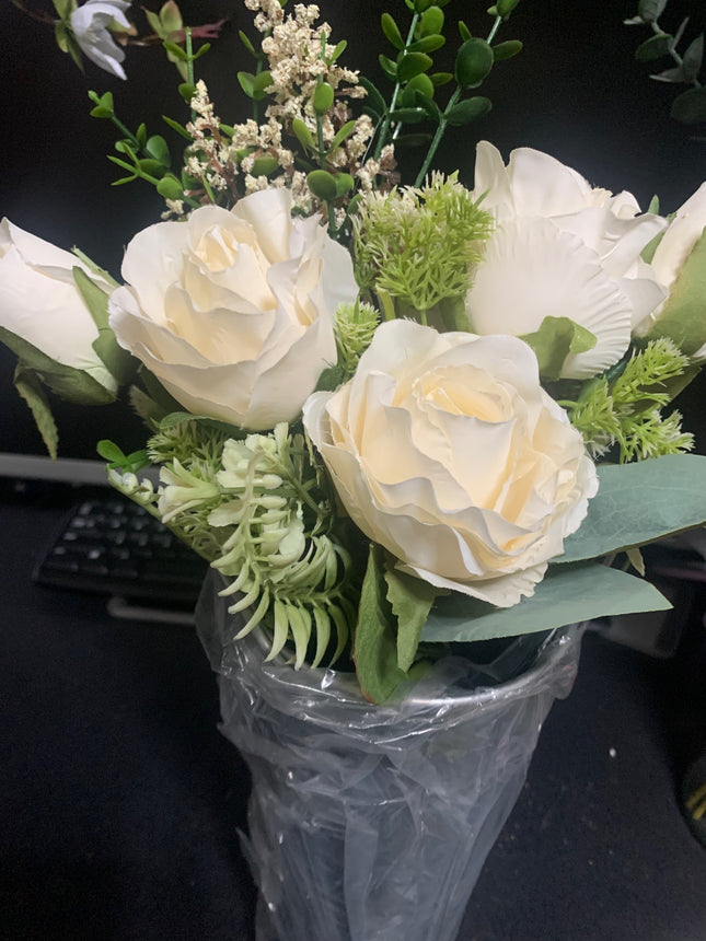 Fake Silk Roses with fake leaves bundle no vase