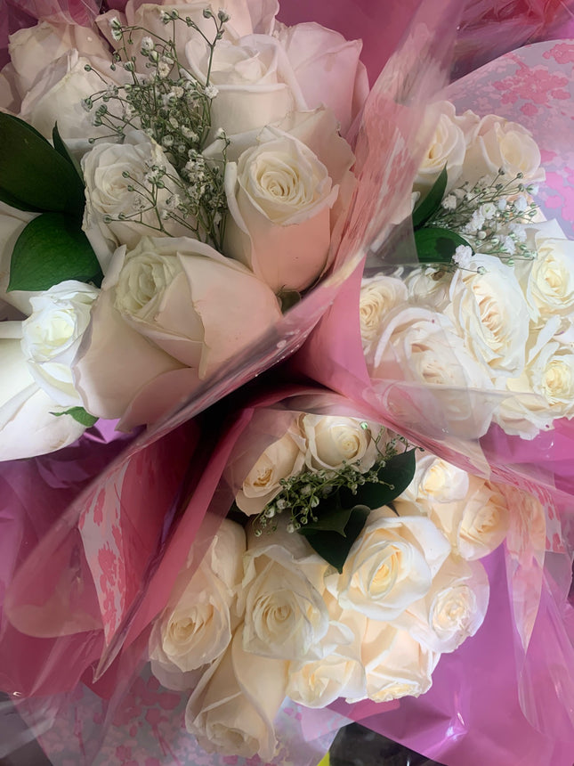 White Roses with baby breath Bouquet Valentines Fresh Cut Floral Arrangement 12 Stems for any Events and Occasions