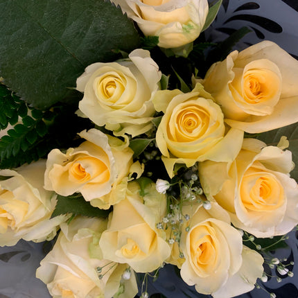 新鮮玫瑰花束，適合節日禮物、活動慶祝、生日慶祝和家居裝飾